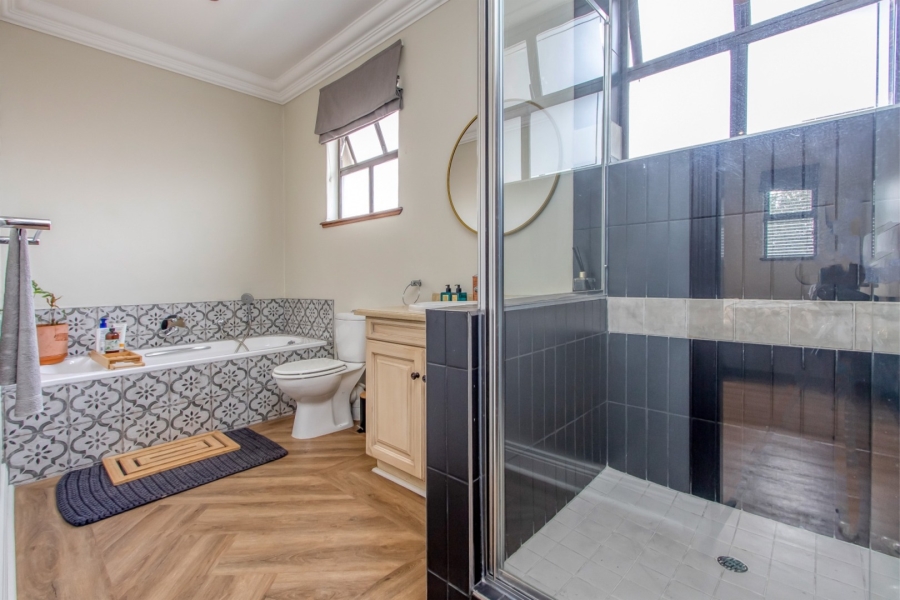 5 Bedroom Property for Sale in Dainfern Golf Estate Gauteng