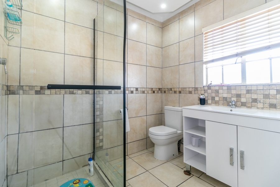 3 Bedroom Property for Sale in Vorna Valley Gauteng