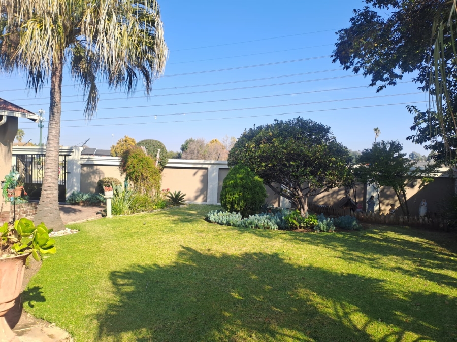 3 Bedroom Property for Sale in Verwoerdpark Gauteng