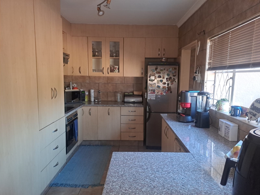 3 Bedroom Property for Sale in Verwoerdpark Gauteng