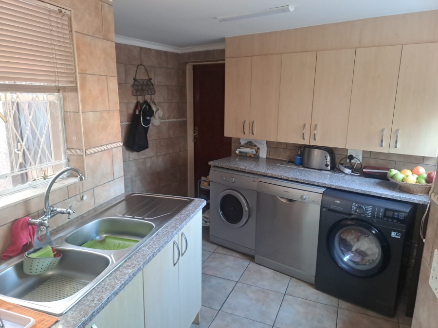 3 Bedroom Property for Sale in Verwoerdpark Gauteng
