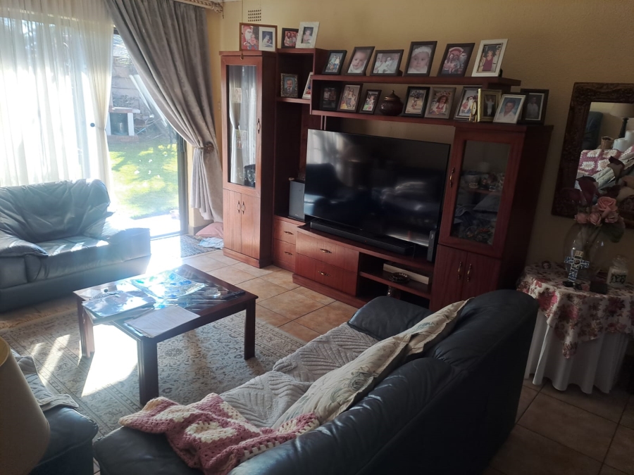 3 Bedroom Property for Sale in Verwoerdpark Gauteng