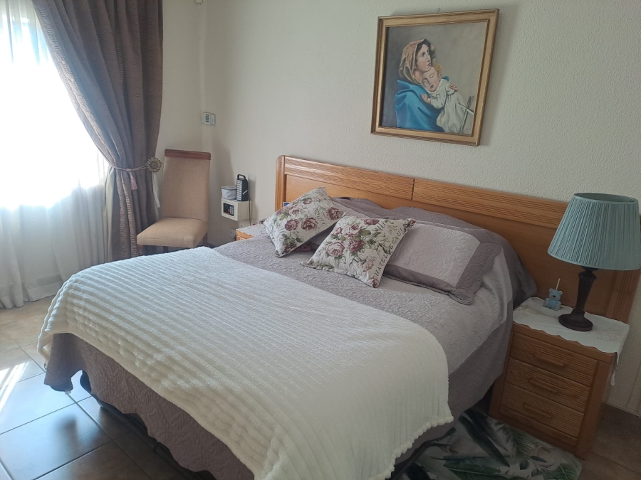 3 Bedroom Property for Sale in Verwoerdpark Gauteng
