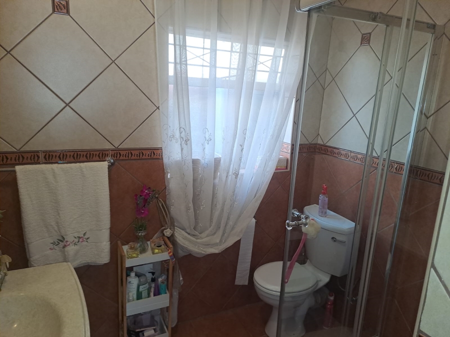 3 Bedroom Property for Sale in Verwoerdpark Gauteng
