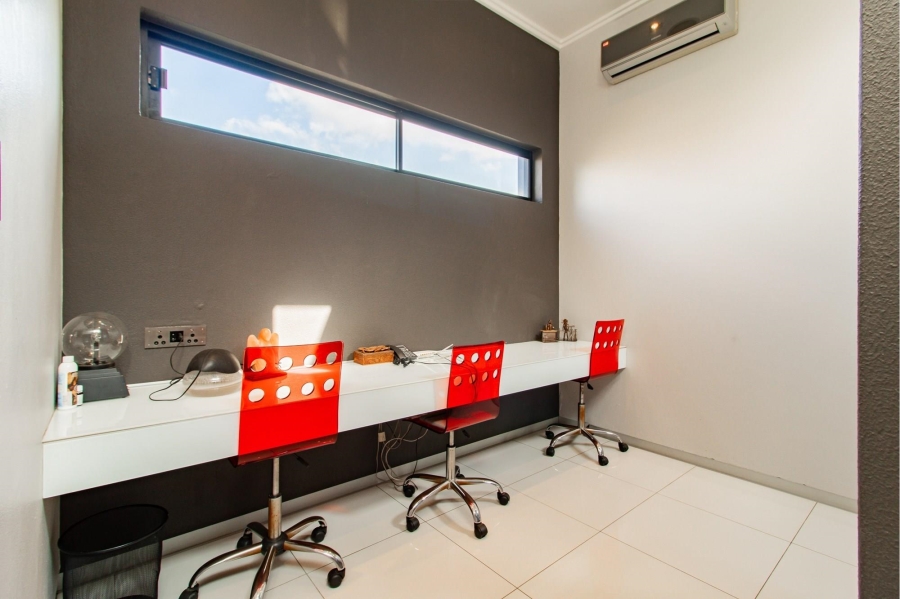 4 Bedroom Property for Sale in Greenstone Hill Gauteng
