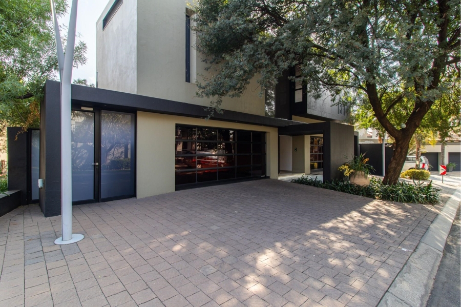 4 Bedroom Property for Sale in Greenstone Hill Gauteng