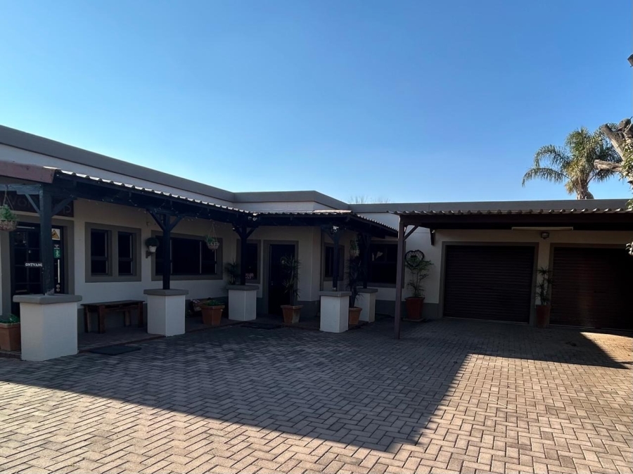 6 Bedroom Property for Sale in Wierda Park Gauteng