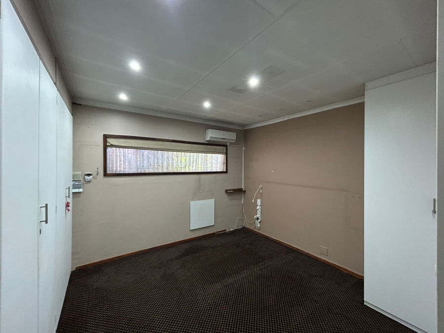 6 Bedroom Property for Sale in Wierda Park Gauteng