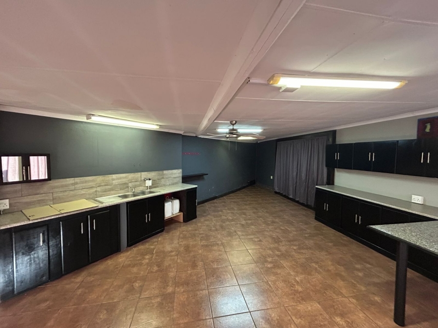 6 Bedroom Property for Sale in Wierda Park Gauteng