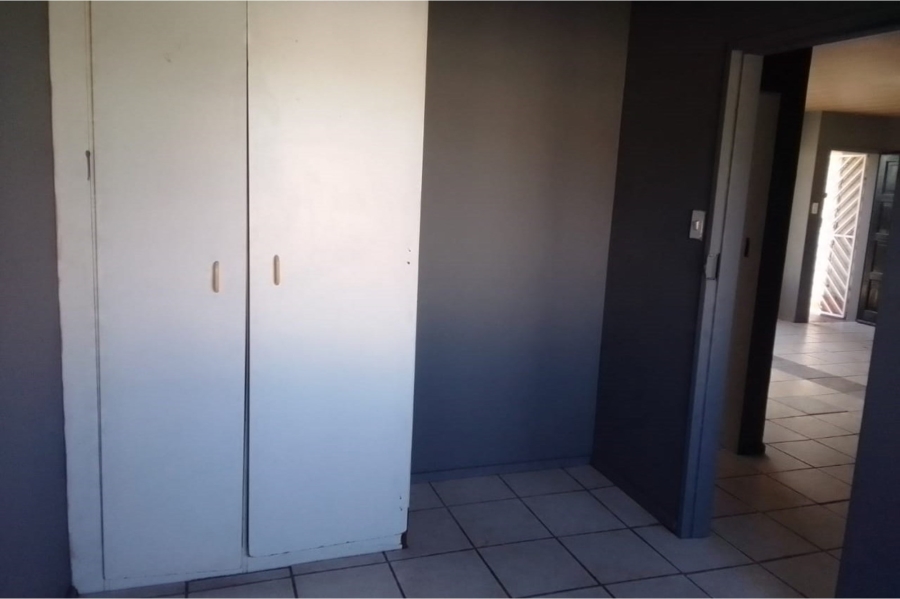 To Let 2 Bedroom Property for Rent in Ravenswood Gauteng