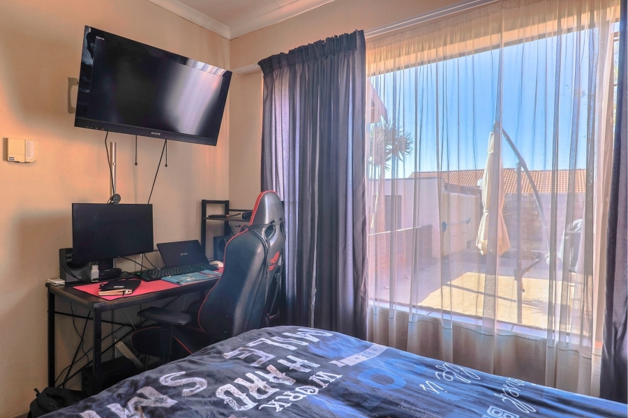 3 Bedroom Property for Sale in Amberfield Gauteng