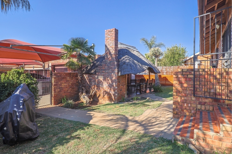 3 Bedroom Property for Sale in Amberfield Gauteng
