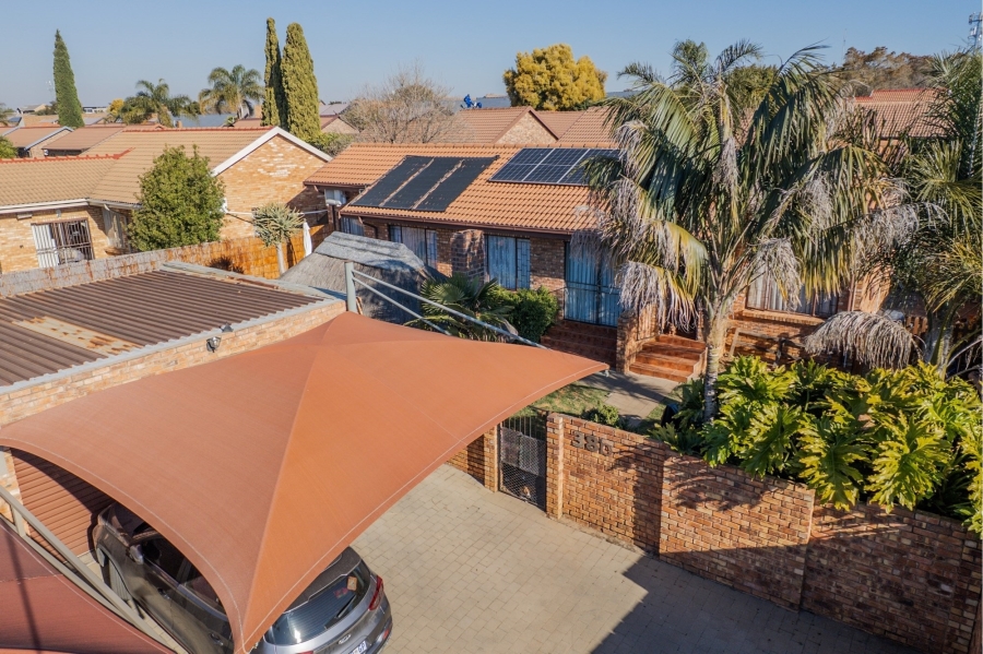 3 Bedroom Property for Sale in Amberfield Gauteng
