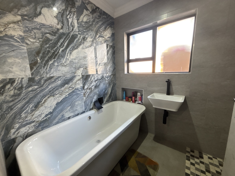 3 Bedroom Property for Sale in Rynfield Gauteng