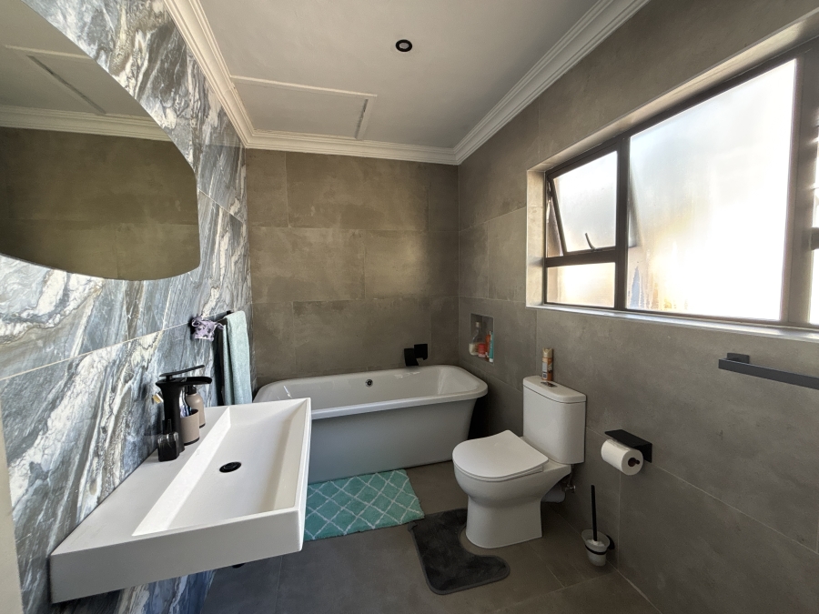 3 Bedroom Property for Sale in Rynfield Gauteng