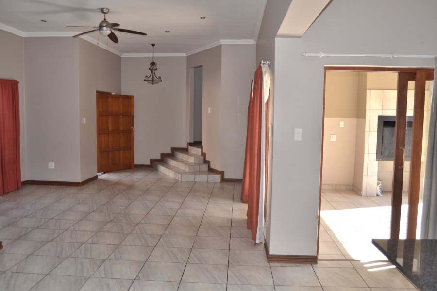 4 Bedroom Property for Sale in Thatchfield Estate Gauteng