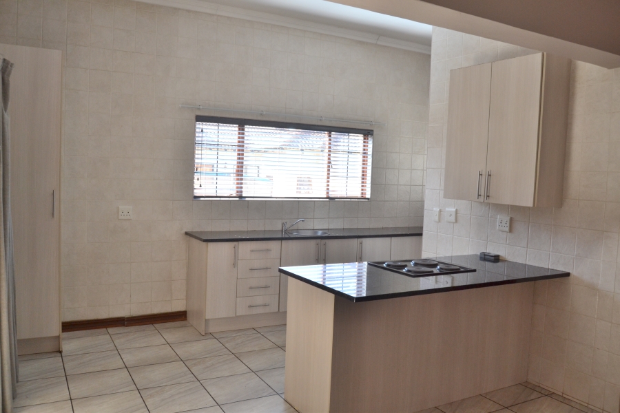 4 Bedroom Property for Sale in Thatchfield Estate Gauteng