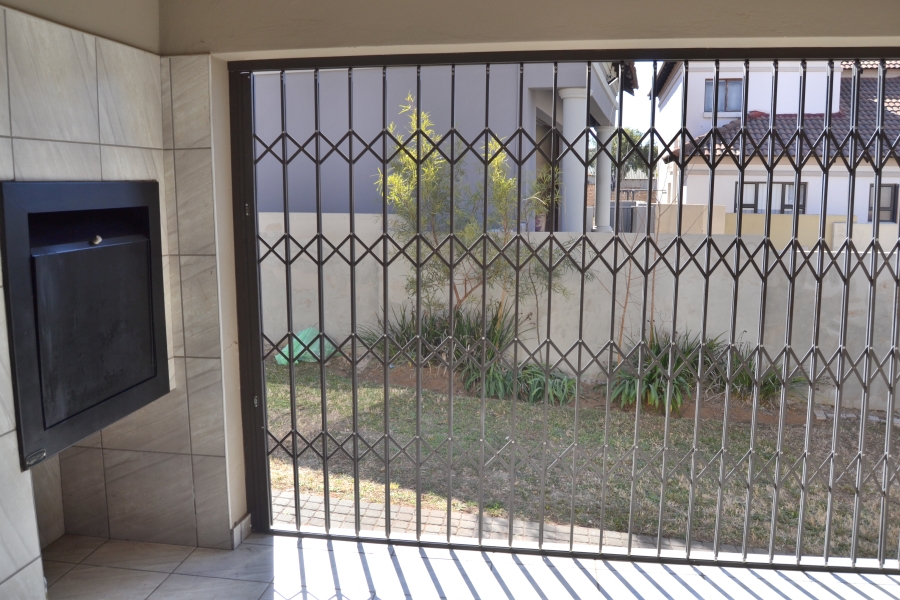 4 Bedroom Property for Sale in Thatchfield Estate Gauteng