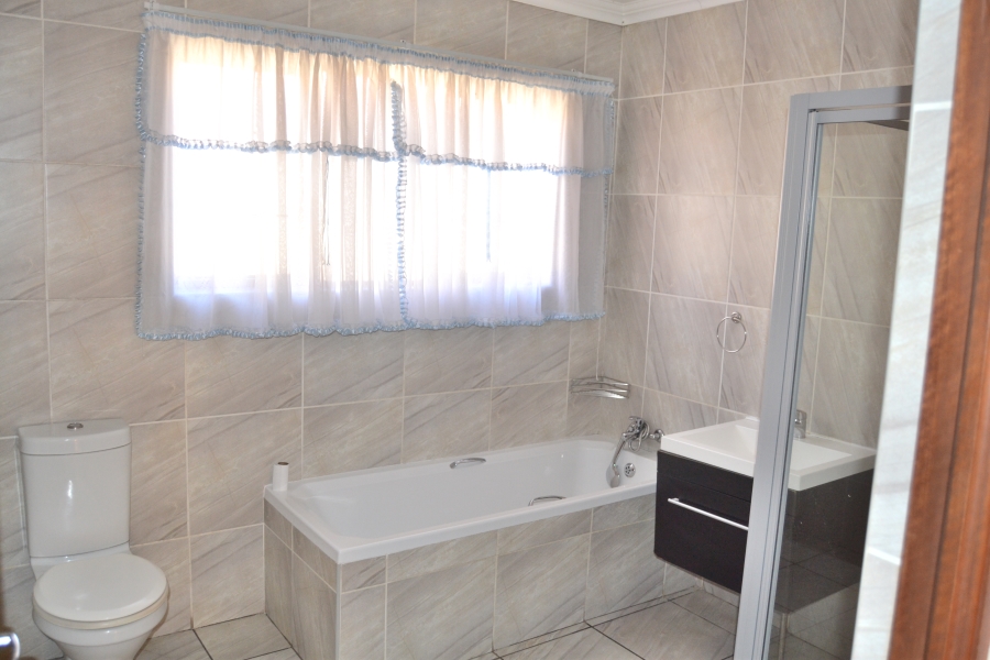 4 Bedroom Property for Sale in Thatchfield Estate Gauteng