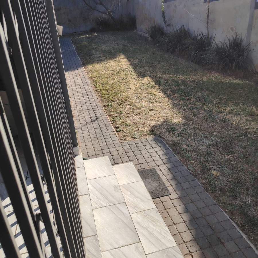 4 Bedroom Property for Sale in Thatchfield Estate Gauteng