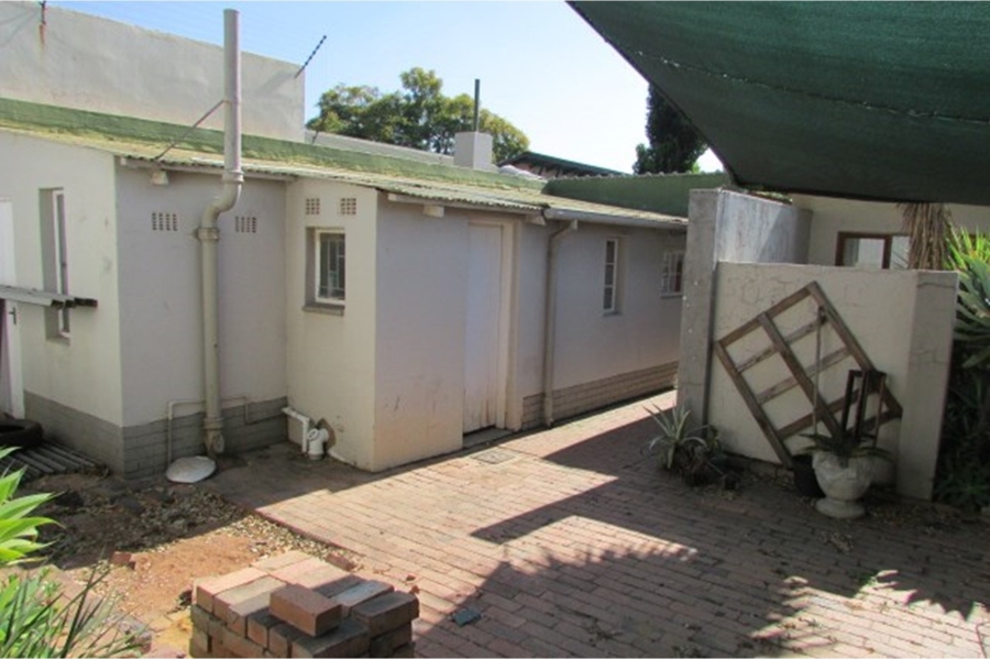 6 Bedroom Property for Sale in Riviera Gauteng