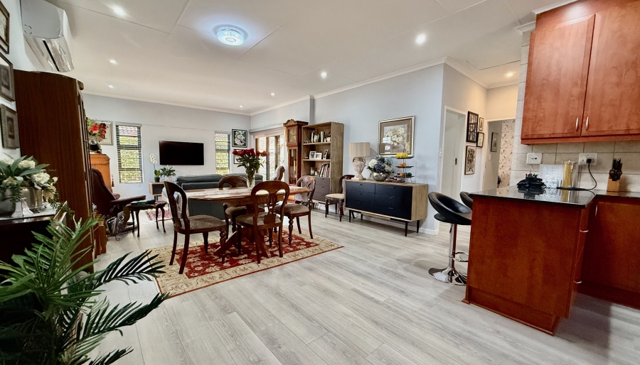 2 Bedroom Property for Sale in The Retreat Gauteng