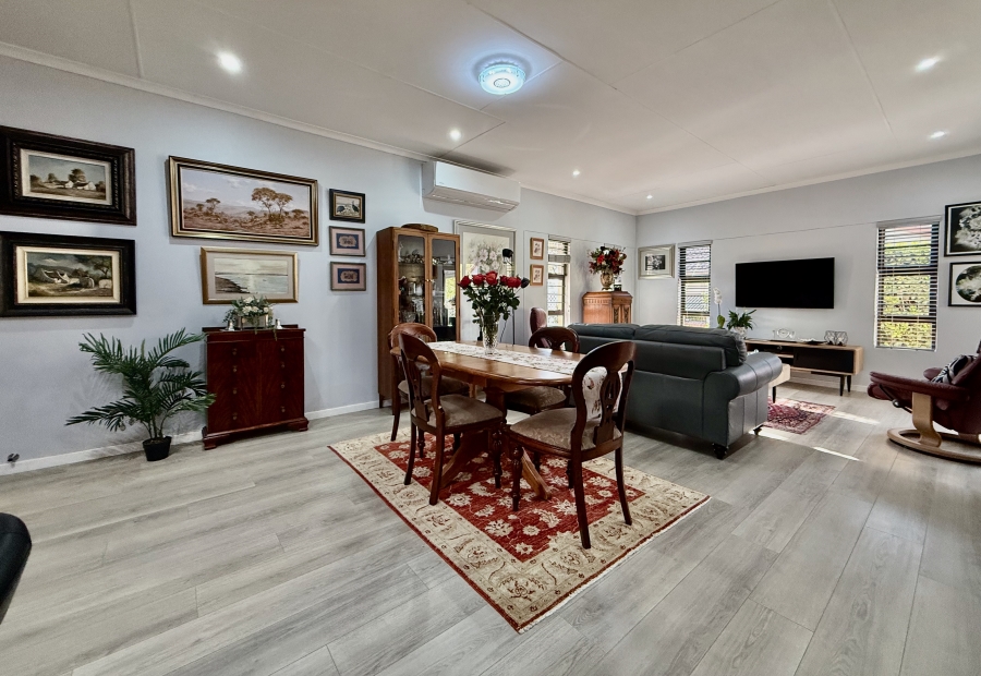 2 Bedroom Property for Sale in The Retreat Gauteng