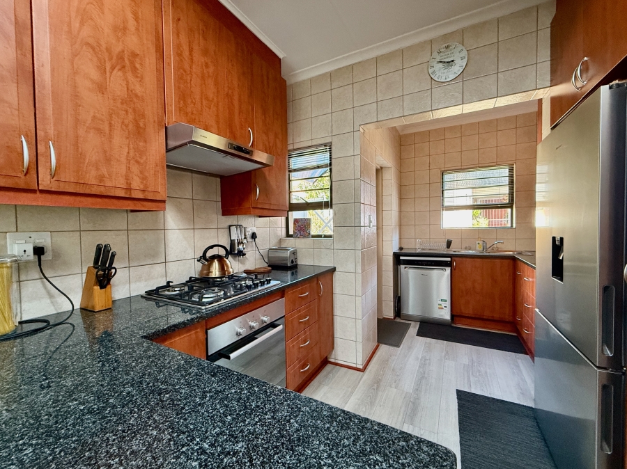2 Bedroom Property for Sale in The Retreat Gauteng