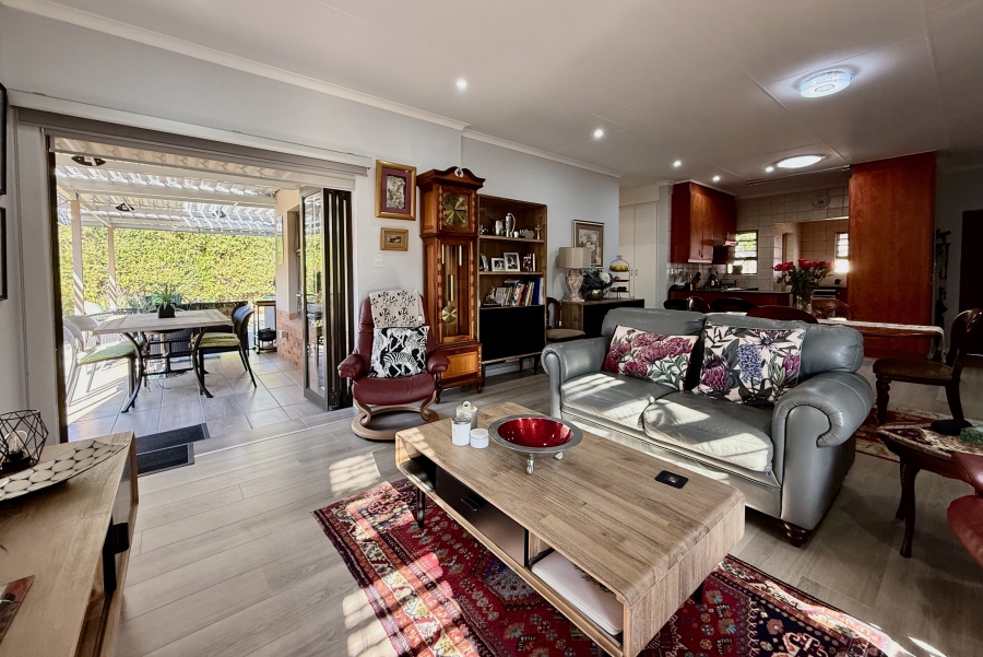2 Bedroom Property for Sale in The Retreat Gauteng