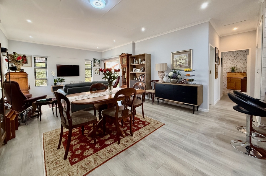 2 Bedroom Property for Sale in The Retreat Gauteng
