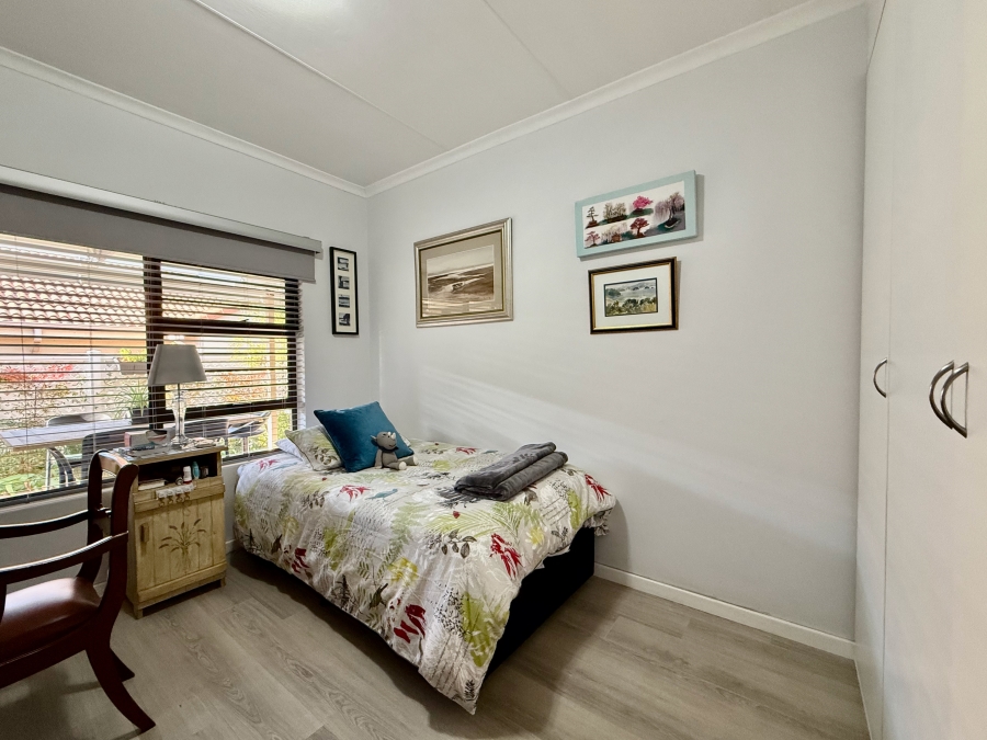 2 Bedroom Property for Sale in The Retreat Gauteng