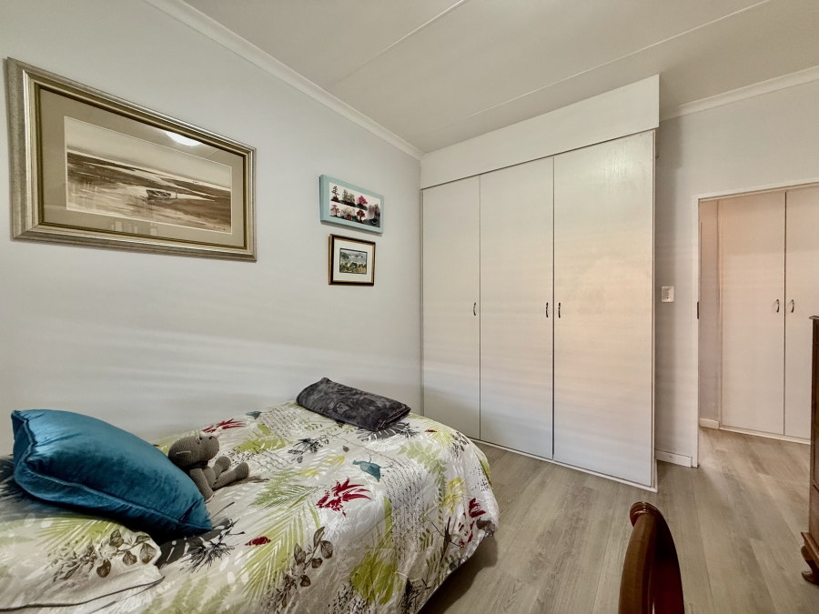 2 Bedroom Property for Sale in The Retreat Gauteng
