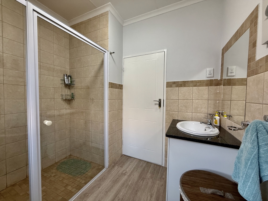2 Bedroom Property for Sale in The Retreat Gauteng