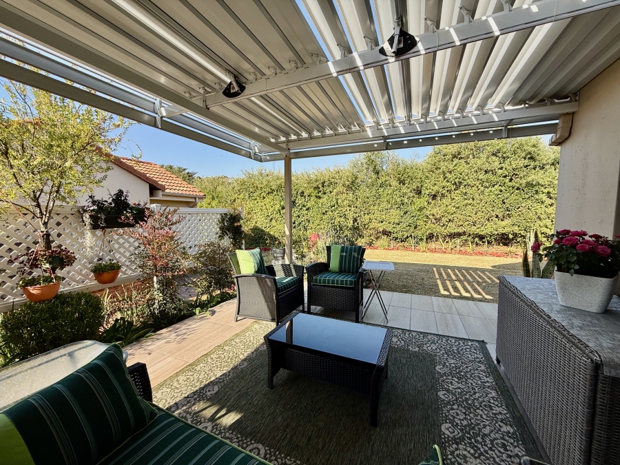 2 Bedroom Property for Sale in The Retreat Gauteng