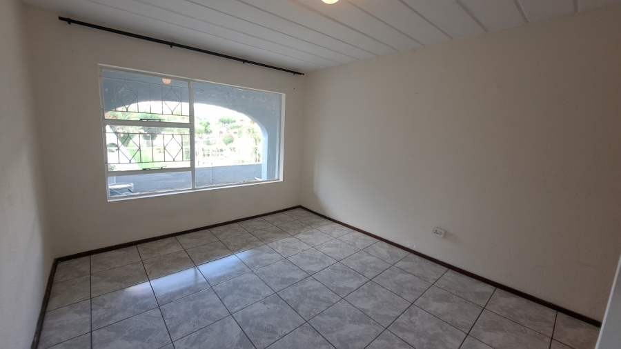To Let 2 Bedroom Property for Rent in Florida Lake Gauteng