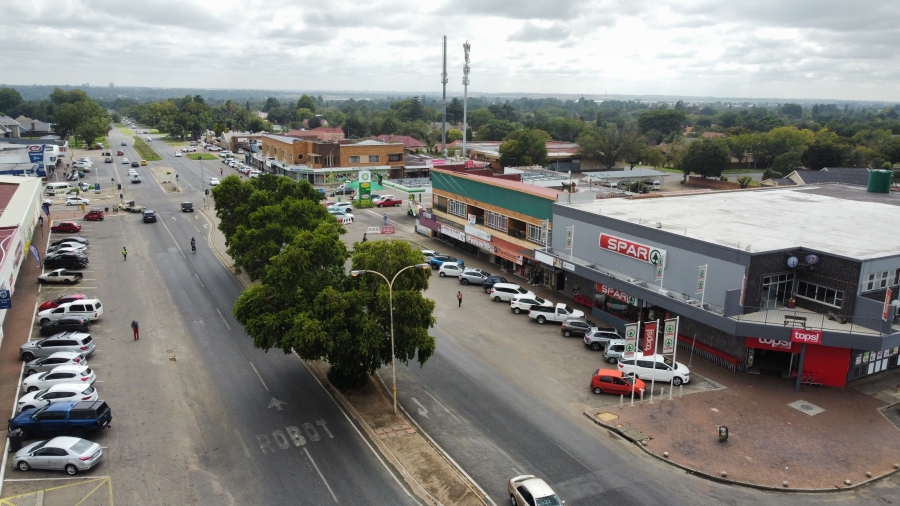 6 Bedroom Property for Sale in Selcourt Gauteng