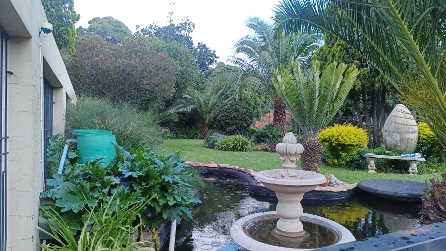 6 Bedroom Property for Sale in Selcourt Gauteng