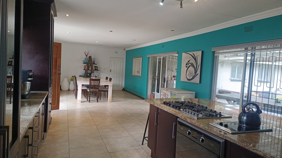 6 Bedroom Property for Sale in Selcourt Gauteng