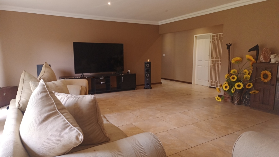 6 Bedroom Property for Sale in Selcourt Gauteng