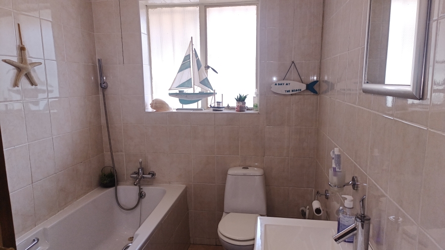 6 Bedroom Property for Sale in Selcourt Gauteng
