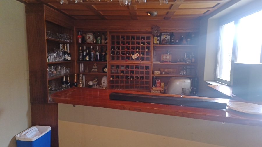 6 Bedroom Property for Sale in Selcourt Gauteng