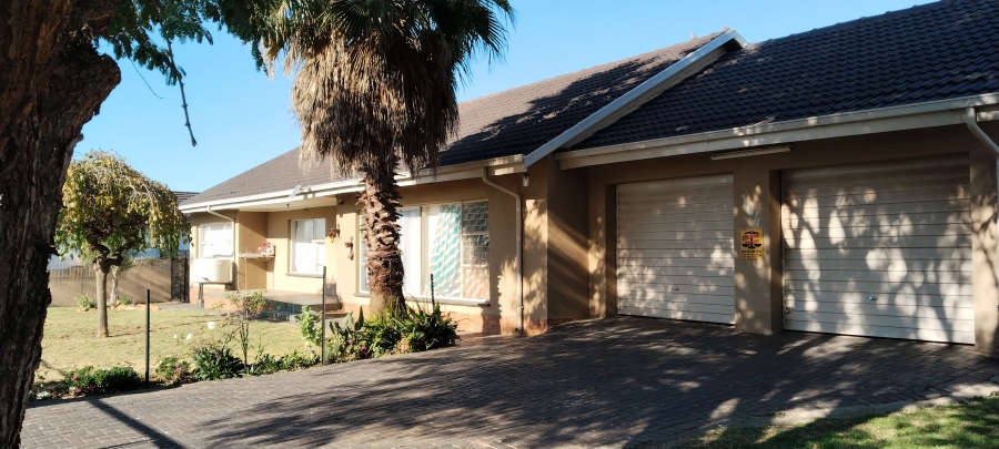 4 Bedroom Property for Sale in Rensburg Gauteng