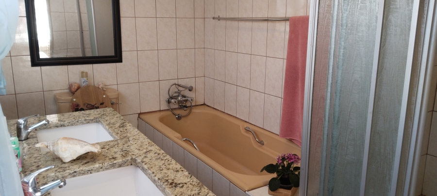 4 Bedroom Property for Sale in Rensburg Gauteng