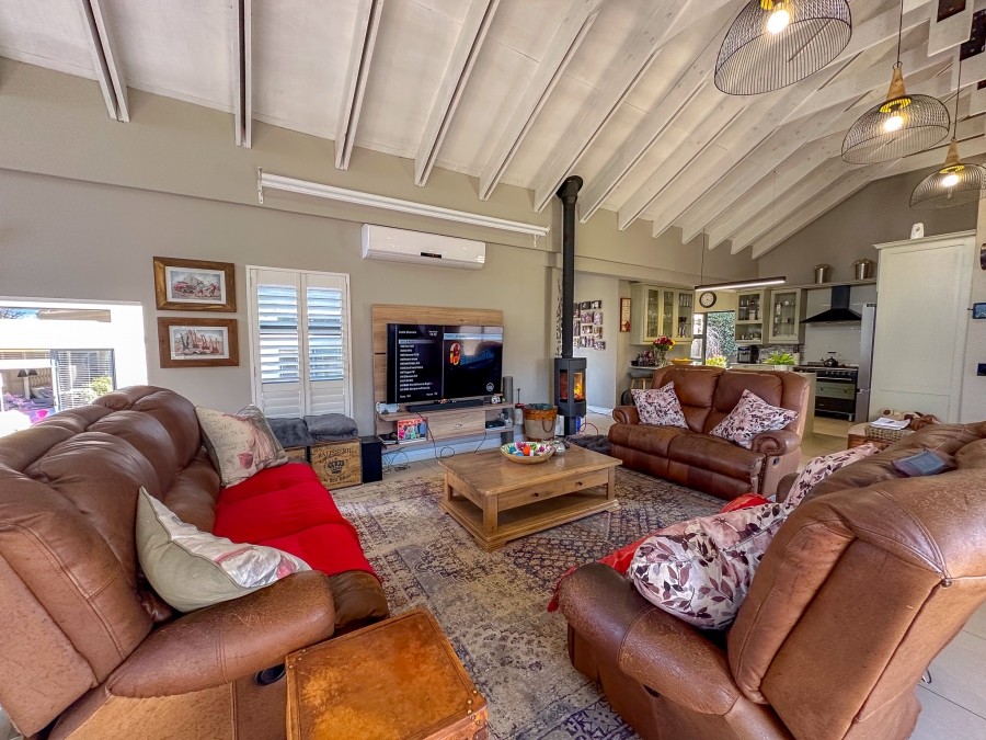 4 Bedroom Property for Sale in Midstream Ridge Gauteng