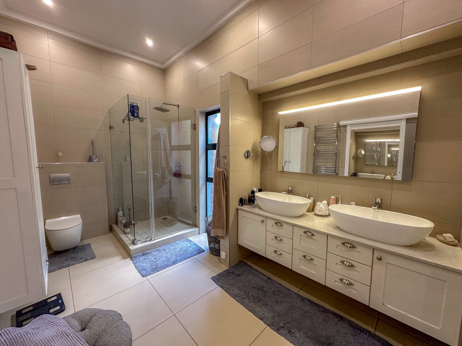 4 Bedroom Property for Sale in Midstream Ridge Gauteng