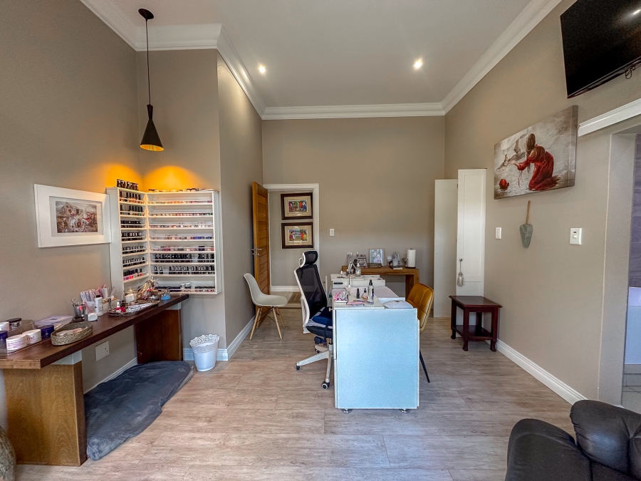 4 Bedroom Property for Sale in Midstream Ridge Gauteng