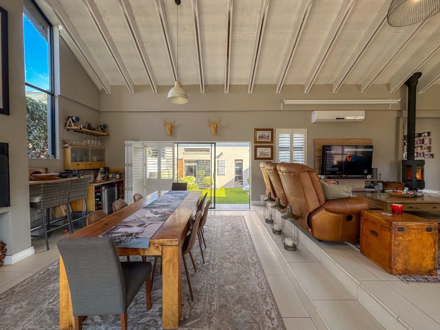 4 Bedroom Property for Sale in Midstream Ridge Gauteng