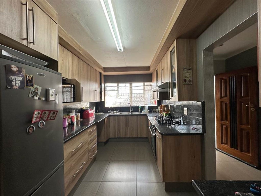 2 Bedroom Property for Sale in South Crest Gauteng