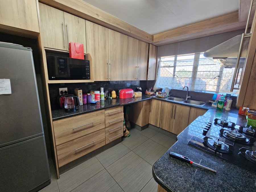 2 Bedroom Property for Sale in South Crest Gauteng