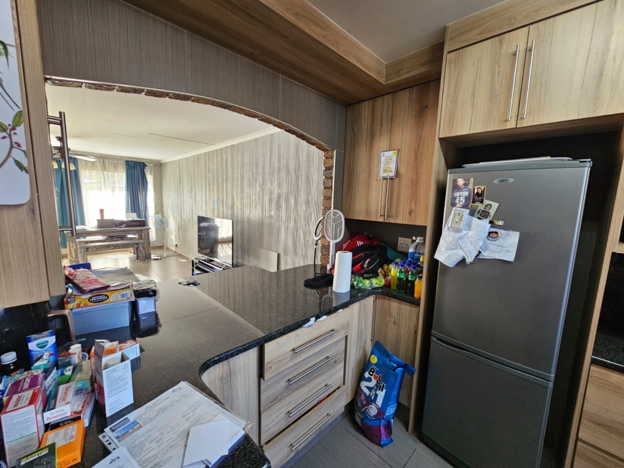 2 Bedroom Property for Sale in South Crest Gauteng